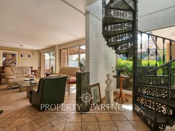 Venta de Gran casa en La Reina, cercana al colegio Andree