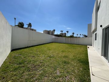 CASA MINIMALISTA AMUEBLADA EN VENTA RESIDENCIAL VELAMAR ALTAMIRA