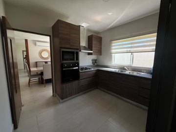 CASA MINIMALISTA AMUEBLADA EN VENTA RESIDENCIAL VELAMAR ALTAMIRA