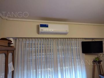 Venta Departamento Caballito Tres Ambientes Dependencia Balcón Corrido  Apto Crédito