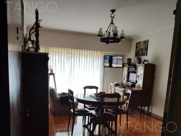 Venta Departamento Caballito Tres Ambientes Dependencia Balcón Corrido  Apto Crédito