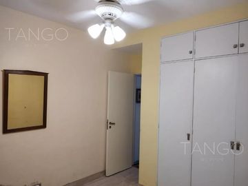 Venta Departamento Caballito Tres Ambientes Dependencia Balcón Corrido  Apto Crédito