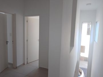 DUPLEX 2 y ½ DORMITORIOS EN HOUSING,APTO CREDITO- C/ cochera