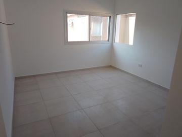 DUPLEX 2 y ½ DORMITORIOS EN HOUSING,APTO CREDITO- C/ cochera