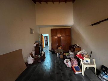 Amplia casa a la Venta en Sarandi