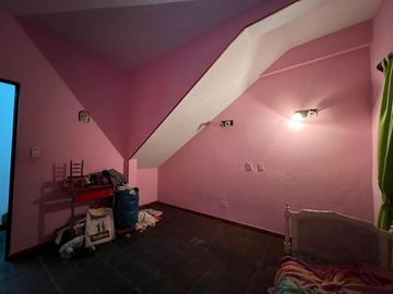 Amplia casa a la Venta en Sarandi