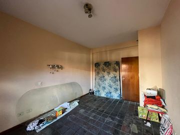 Amplia casa a la Venta en Sarandi