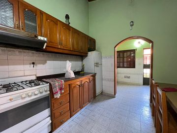 Amplia casa a la Venta en Sarandi