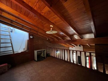 Amplia casa a la Venta en Sarandi