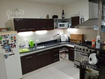 Venta PH 5 Ambientes Parque Chacabuco Patio Balcón Terraza
