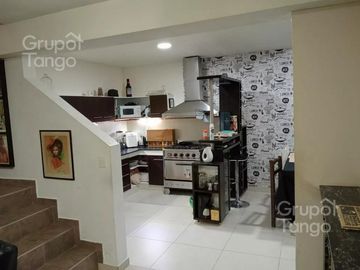 Venta PH 5 Ambientes Parque Chacabuco Patio Balcón Terraza