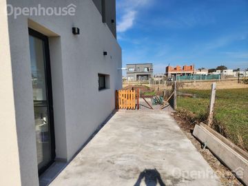 VENTA- LUMINOSA CASA A ESTRENAR - SANTA LUCIA-PILAR DEL ESTE