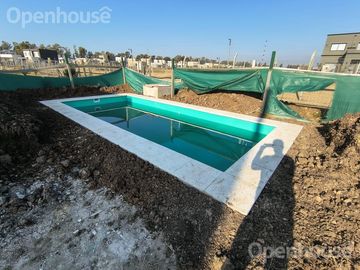 VENTA- LUMINOSA CASA A ESTRENAR - SANTA LUCIA-PILAR DEL ESTE
