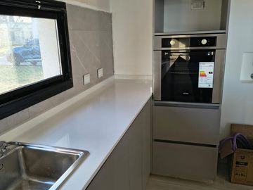 VENTA- LUMINOSA CASA A ESTRENAR - SANTA LUCIA-PILAR DEL ESTE