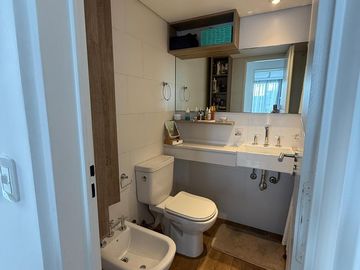 VENTA DE DEPARTAMENTO TRES AMBIENTES CON COCHERA