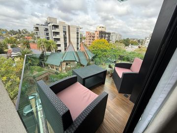 VENTA DE DEPARTAMENTO TRES AMBIENTES CON COCHERA