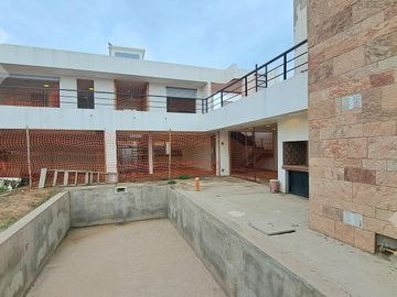 VENTA CASA  4 DORM Bº RESIDENCIAL ABIERTO, CIPOLLETTI