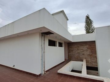 VENTA CASA  4 DORM Bº RESIDENCIAL ABIERTO, CIPOLLETTI