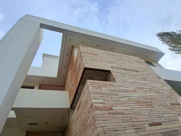 VENTA CASA  4 DORM Bº RESIDENCIAL ABIERTO, CIPOLLETTI