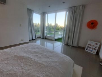 VENTA, CASA A LAGUNA, POSADA DE LOS LAGOS al 100