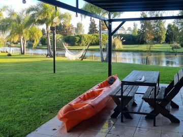 VENTA, CASA A LAGUNA, POSADA DE LOS LAGOS al 100