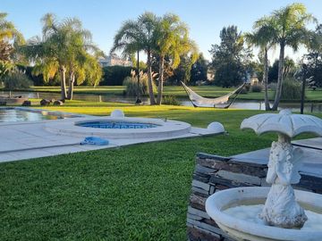 VENTA, CASA A LAGUNA, POSADA DE LOS LAGOS al 100