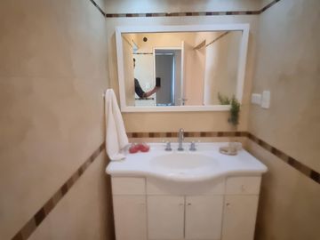 VENTA, CASA A LAGUNA, POSADA DE LOS LAGOS al 100
