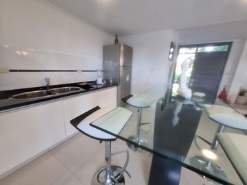 VENTA, CASA A LAGUNA, POSADA DE LOS LAGOS al 100