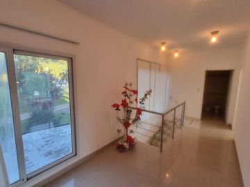 VENTA, CASA A LAGUNA, POSADA DE LOS LAGOS al 100