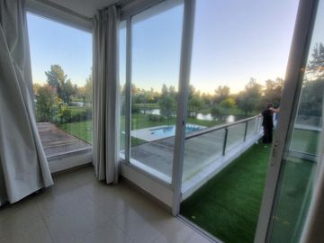 VENTA, CASA A LAGUNA, POSADA DE LOS LAGOS al 100