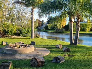 VENTA, CASA A LAGUNA, POSADA DE LOS LAGOS al 100