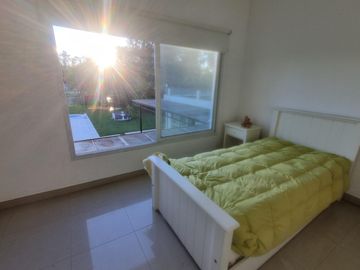 VENTA, CASA A LAGUNA, POSADA DE LOS LAGOS al 100
