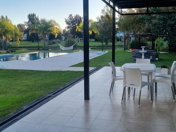 VENTA, CASA A LAGUNA, POSADA DE LOS LAGOS al 100