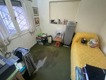 VENTA CASA AL FRENTE 3 DORMITORIOS CON COCHERA