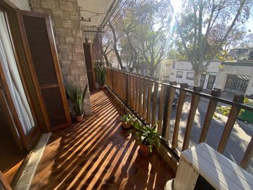 VENTA CASA AL FRENTE 3 DORMITORIOS CON COCHERA