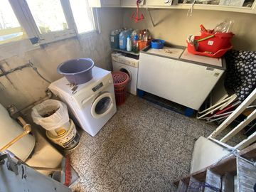 VENTA CASA AL FRENTE 3 DORMITORIOS CON COCHERA