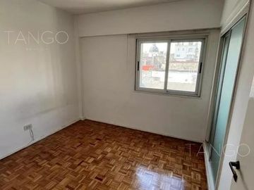 Venta Departamento Balvanera Dos Ambientes Balcón Frances