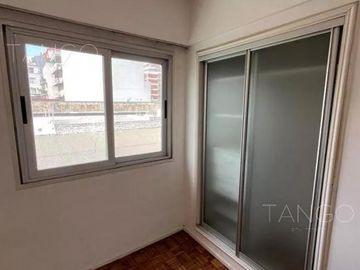 Venta Departamento Balvanera Dos Ambientes Balcón Frances