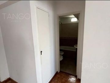 Venta Departamento Balvanera Dos Ambientes Balcón Frances