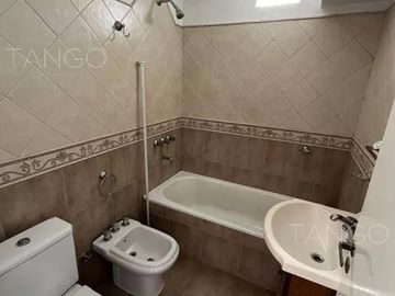 Venta Departamento Balvanera Dos Ambientes Balcón Frances