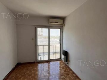 Venta Departamento Balvanera Dos Ambientes Balcón Frances