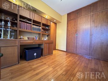 Venta departamento 3 ambientes con cochera en Avellaneda