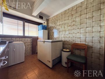 Venta departamento 3 ambientes con cochera en Avellaneda