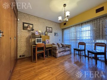 Venta departamento 3 ambientes con cochera en Avellaneda