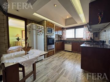 Venta departamento 3 ambientes con cochera en Avellaneda