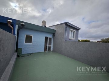 Casa en Olivos, de excelente calidad constructiva, de 3 dormitorios (duplex) y vista abierta