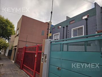 Casa en Olivos, de excelente calidad constructiva, de 3 dormitorios (duplex) y vista abierta