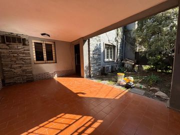 Casa en  calle Junin al 800