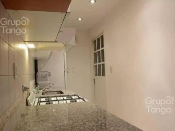 Venta Departamento 3 Ambientes en Monte Castro Con Balcón Contrafrente