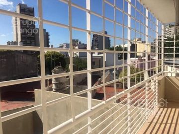 Venta Departamento 3 Ambientes en Monte Castro Con Balcón Contrafrente